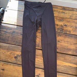 SKIMS Shine Brown V-Panel Leggings 26”. NWT.